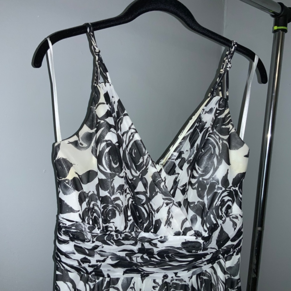 White House Black Market Floral Maxi Dress Sz 10 - Picture 2 of 10